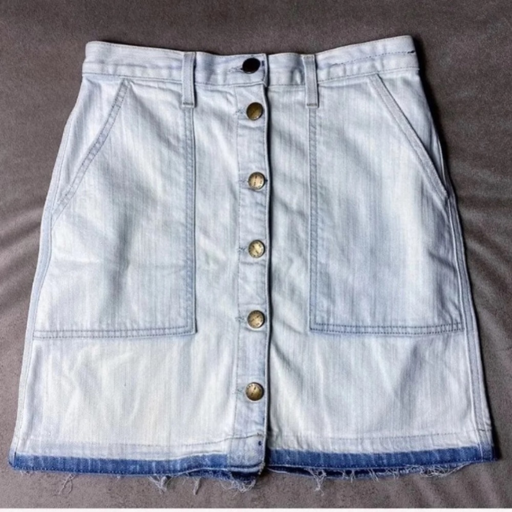 Current/Elliott Light Wash Bleached Denim Raw Edge Naval Mini Skirt Sz 25